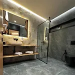 Joni Premium Hotel 4*