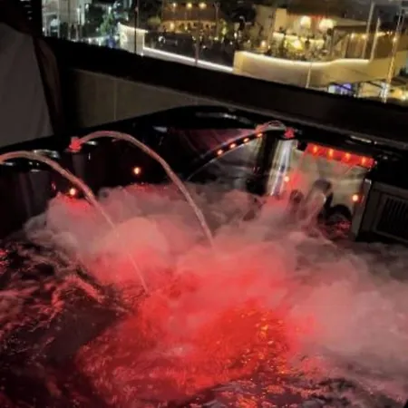 Joni Premium فندق 4*