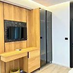 Joni Premium 4*