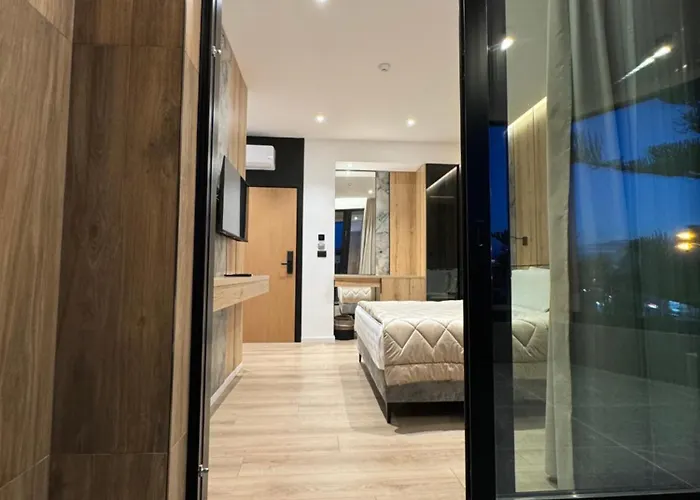 فندق Joni Premium 4*